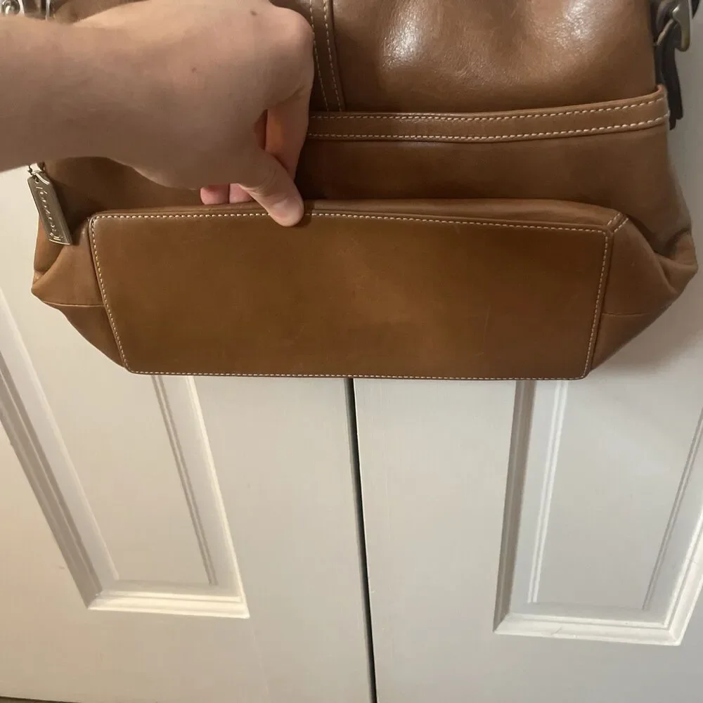 Vintage 2003 Coach Hampton Flap Shoulder Bag 9570 British Tan